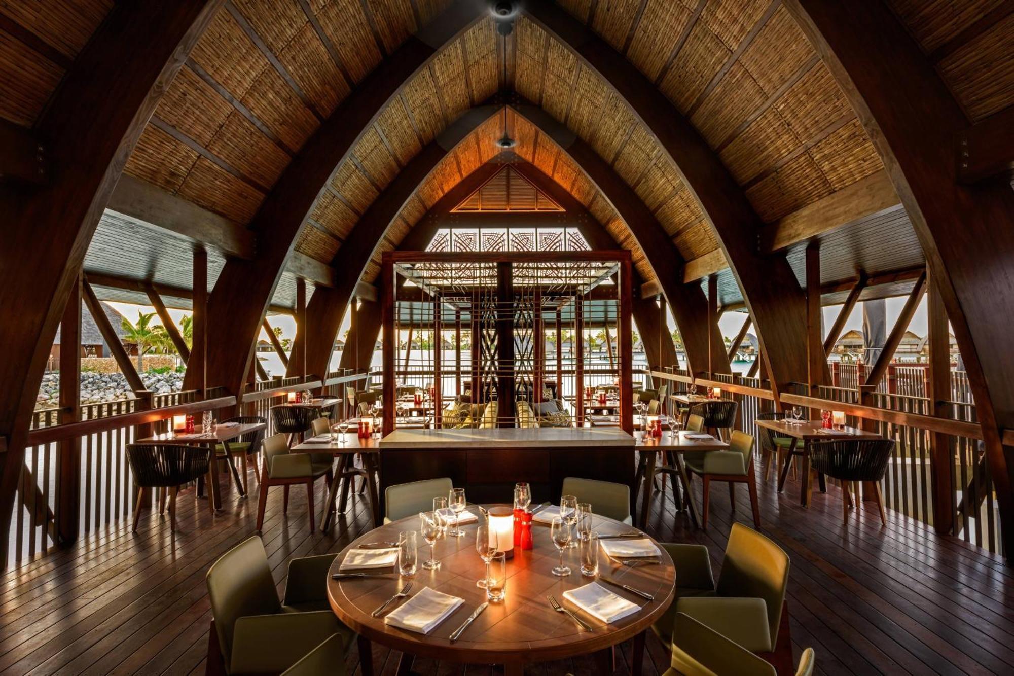 Fiji Marriott Resort Momi Bay Exterior foto The interior of the restaurant